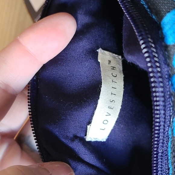 LOVESTITCH Blue embroidered Velveteen Origami Bohemian zippered Makeup Bag NWT - Picture 6 of 7